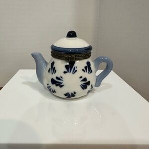Tiny Delft Style Teapot Trinket Box